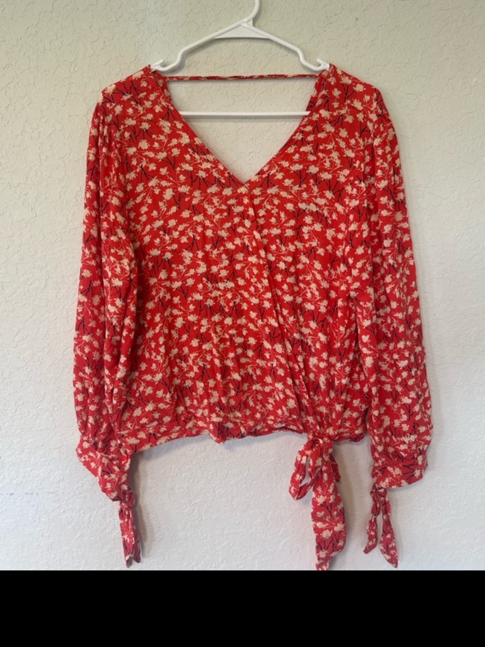 Boho, Folklore Blu Pepper Red Floral V-Neck Tie-Hem Blouse - Picture 2 of 7
